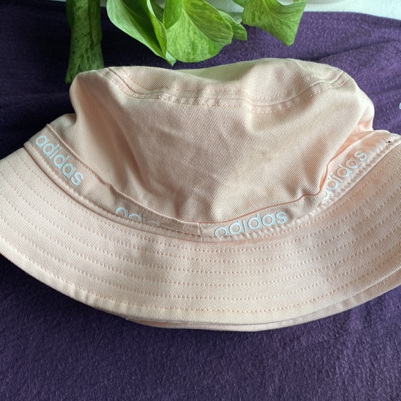 NWT pink Adidas bucket hat - Picture 4 of 6